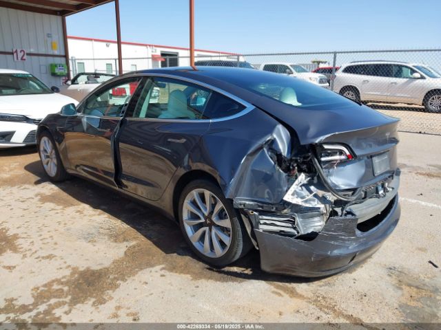 2019 TESLA MODEL 3 5YJ3E1EA6KF302368 Photo 2