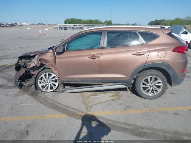 KM8J33A47HU485803 Hyundai TUCSON SE