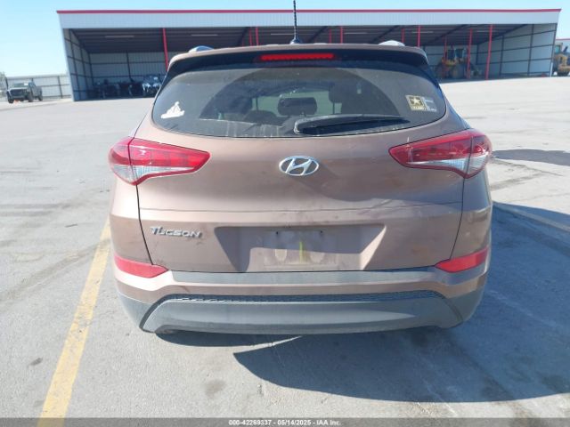 KM8J33A47HU485803 Hyundai TUCSON SE