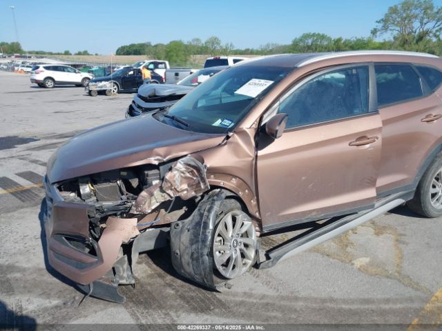 KM8J33A47HU485803 Hyundai TUCSON SE