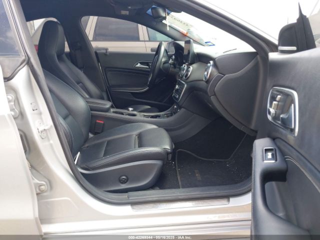 2018 MERCEDES-BENZ CLA 250 WDDSJ4EB1JN587956 Photo 4