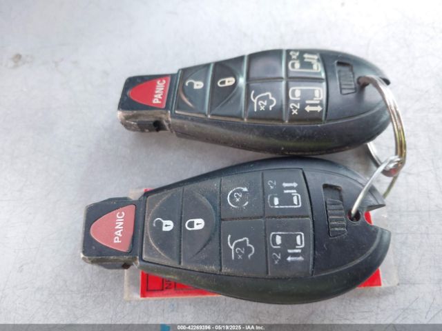 2C4RC1BG4ER184421 Chrysler Town and Country