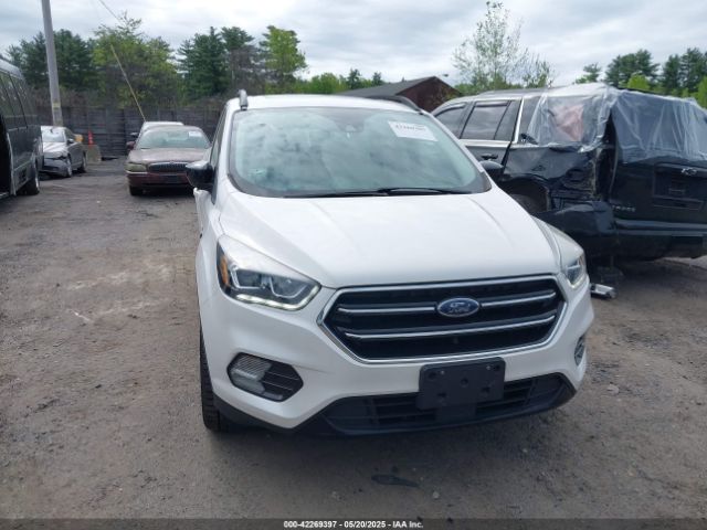 1FMCU9HD6JUC66383 Ford ESCAPE SEL
