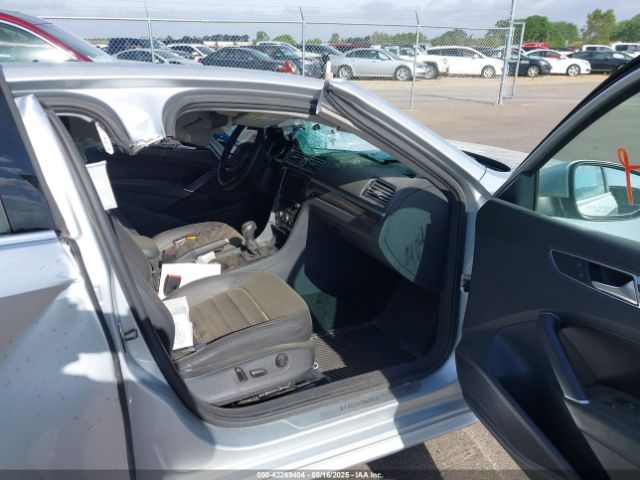 1VWCT7A33HC060609 Volkswagen 1.8 tsi