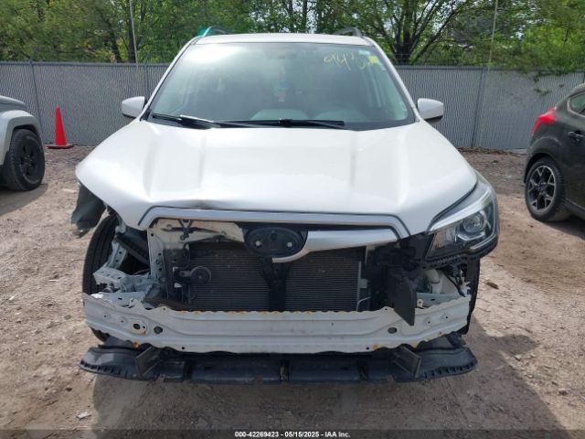 JF2SKAEC7KH586312 Subaru Forester Premium
