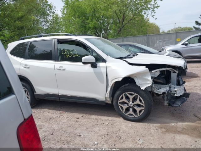 JF2SKAEC7KH586312 Subaru Forester Premium