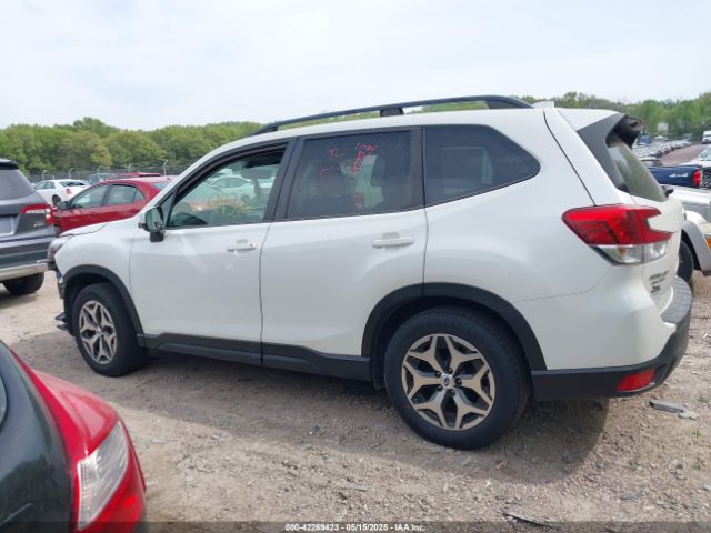 JF2SKAEC7KH586312 Subaru Forester Premium