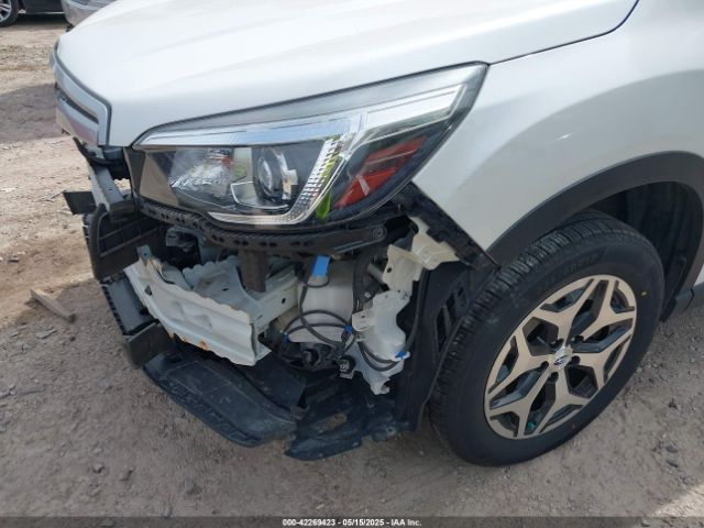 JF2SKAEC7KH586312 Subaru Forester Premium
