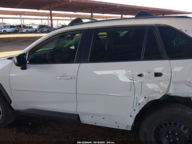 2T3H1RFV6LW067824 Toyota RAV4 LE