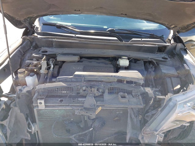 5N1DR2MN8JC670870 Nissan Pathfinder Sv