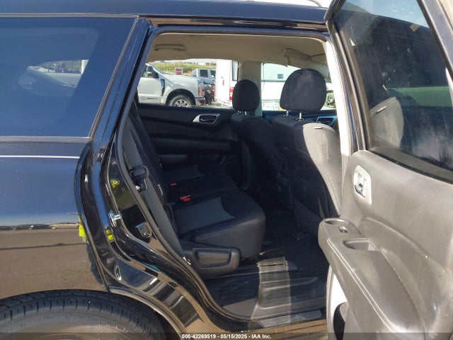 5N1DR2MN8JC670870 Nissan Pathfinder Sv