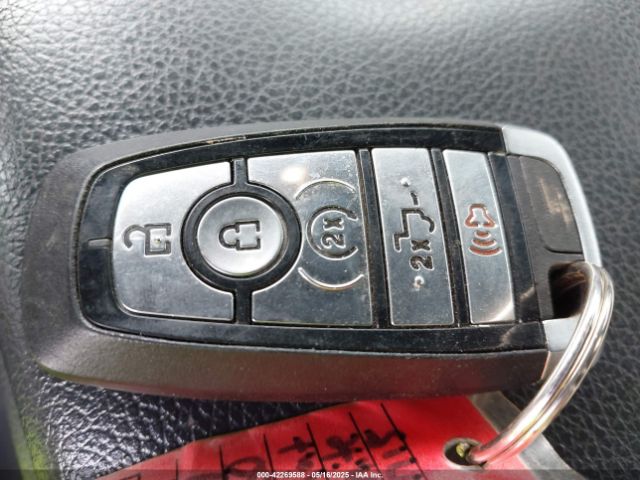 1FT7W2BT1NEE27715 Ford F-250 Lariat