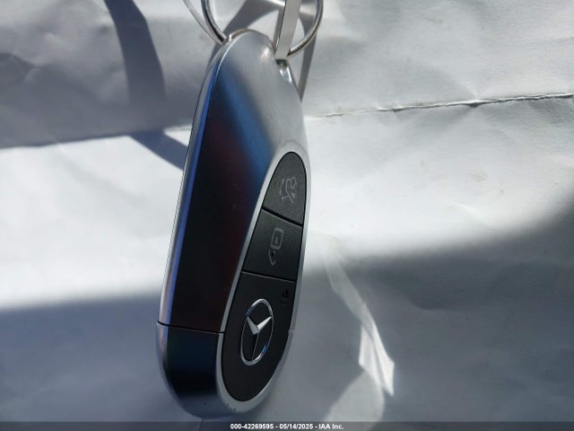 W1KAF4GB8NR066743 Mercedes-Benz m264