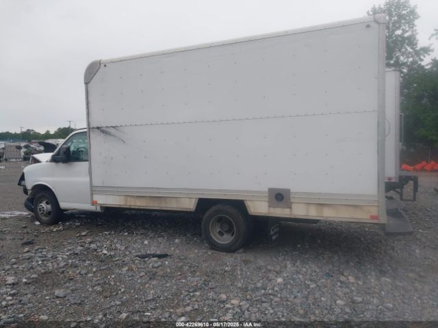 2017 GMC SAVANA CUTAWAY 1GD37SCG9H1108017 Photo 2