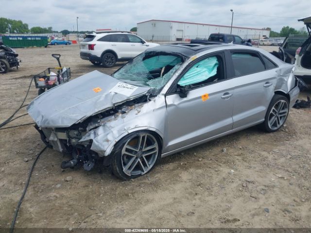 2018 AUDI A3 WAUAUGFF3J1034312 Photo 1
