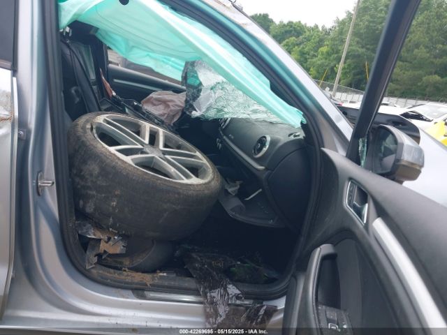 2018 AUDI A3 WAUAUGFF3J1034312 Photo 4