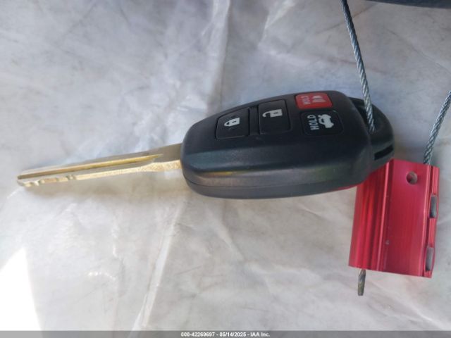 2T1BURHE1EC139360 Toyota COROLLA LE