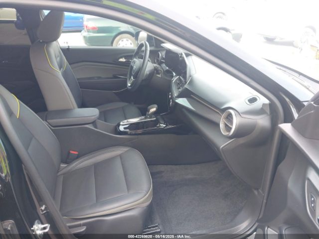 KL77LKE25RC201879 Chevrolet Trax Fwd Activ