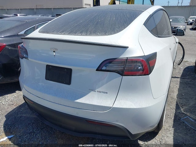 5YJYGDEE9LF015631 Tesla Model Y