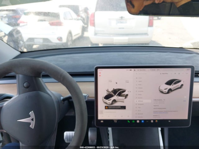 5YJYGDEE9LF015631 Tesla Model Y