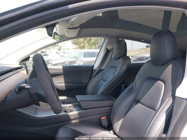 5YJYGDEE9LF015631 Tesla Model Y