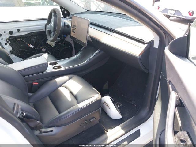 2020 TESLA MODEL Y 5YJYGDEE9LF015631 Photo 4