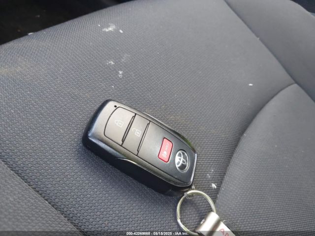 7MUCAABG8PV078128 Toyota Corolla Cross Le
