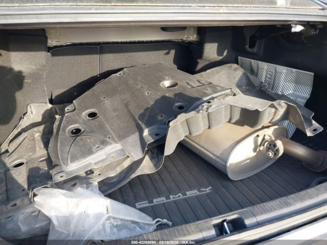 4T1G11AK8LU965621 Toyota CAMRY SE