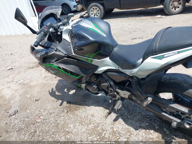 ML5EXEN18NDA63876 Kawasaki Ninja 650