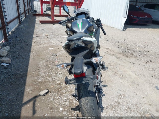 ML5EXEN18NDA63876 Kawasaki Ninja 650