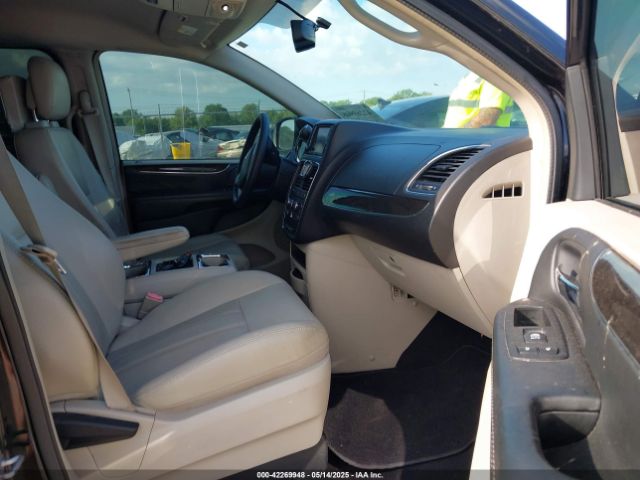 2C4RC1AG9FR741696 Chrysler Town & Country Lx