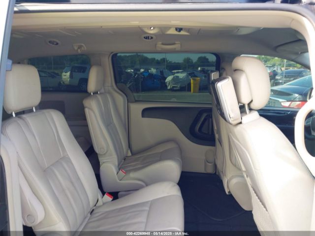 2C4RC1AG9FR741696 Chrysler Town & Country Lx
