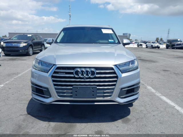 WA1VAAF76HD032429 Audi Q7 3.0t Premium