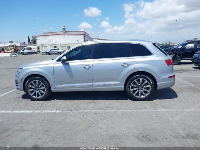 WA1VAAF76HD032429 Audi Q7 3.0t Premium