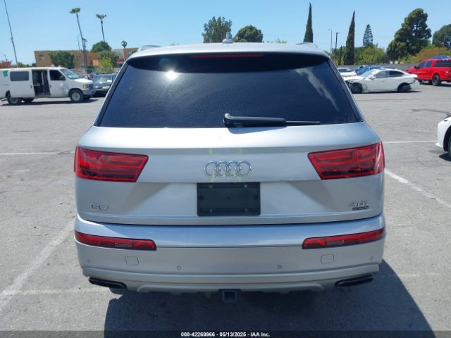 WA1VAAF76HD032429 Audi Q7 3.0t Premium