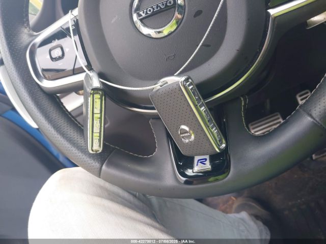2019 VOLVO XC60 LYV102RM1KB296870 Photo 10