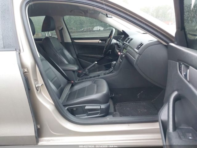 1VWAT7A30FC051662 Volkswagen Passat 1.8t Wolfsburg Edition