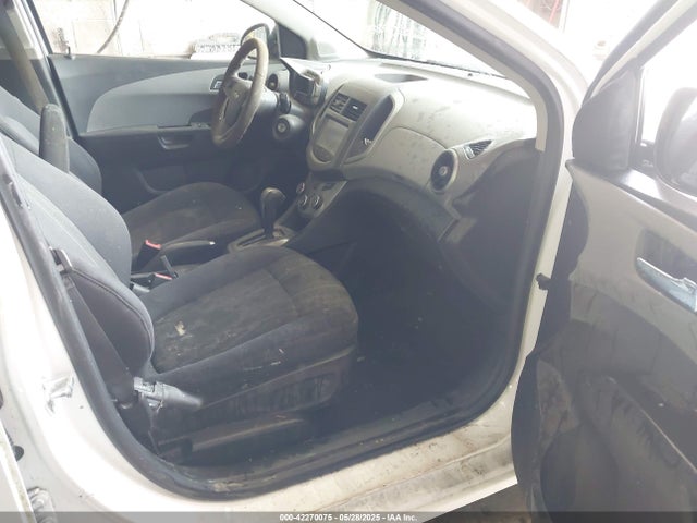 42270075 :رقم المزاد ، 1G1JC6SB0E4196074 vin ، 2014 Chevrolet Sonic Lt Auto مزاد بيع