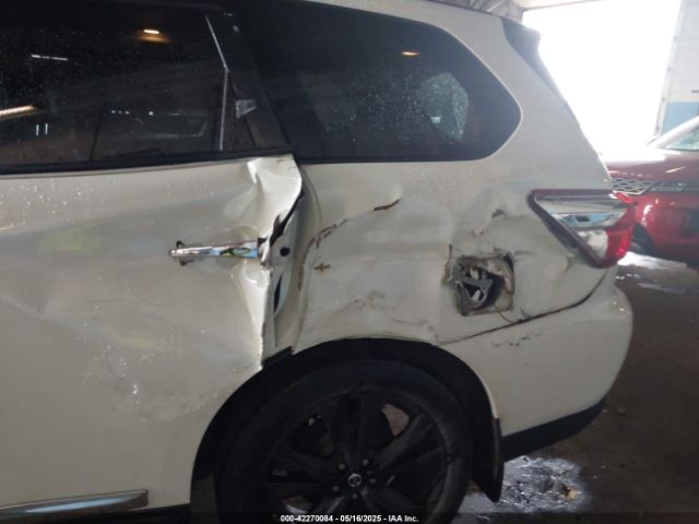 5N1DR2MM6HC668911 Nissan Pathfinder Platinum