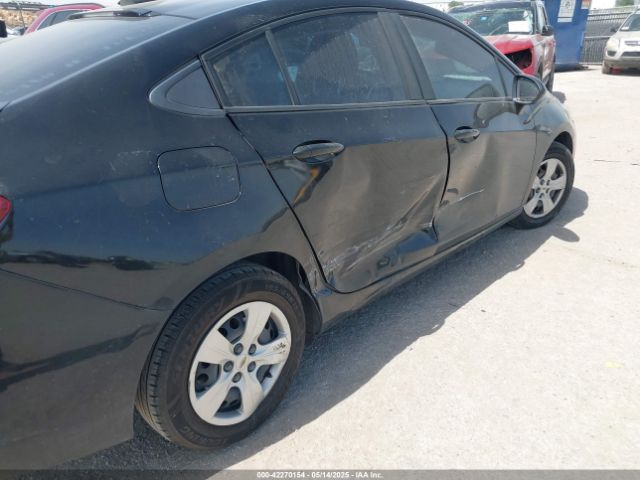 1G1BC5SM0J7138586 Chevrolet Cruze Ls Auto