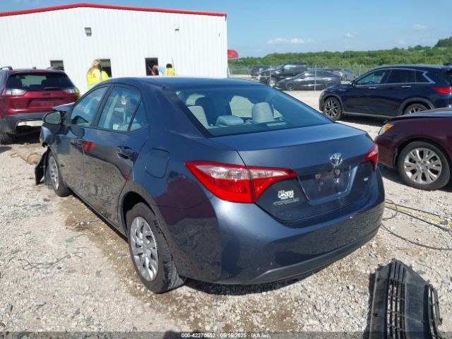 2017 TOYOTA COROLLA 5YFBURHE9HP733733 Photo 2