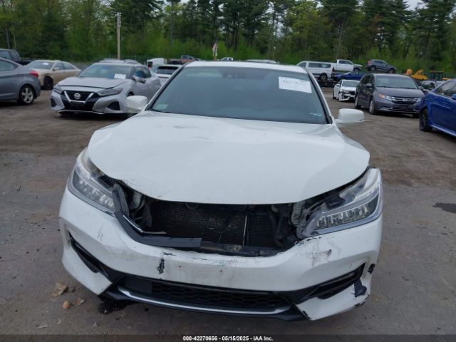 JHMCR6F76HC013354 Honda Accord Hybrid Touring