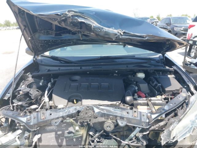 2T1BURHE7JC035126 Toyota COROLLA LE
