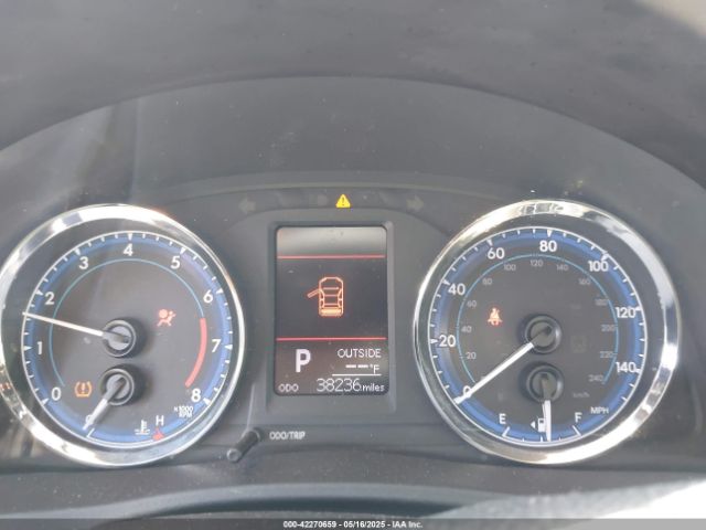 2T1BURHE7JC035126 Toyota COROLLA LE