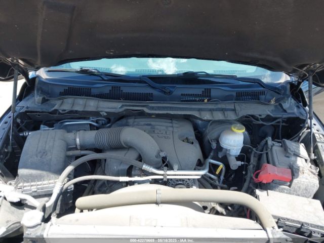 1C6RR7FT6KS543228 RAM 1500 Classic Express  4x4 6'4 Box