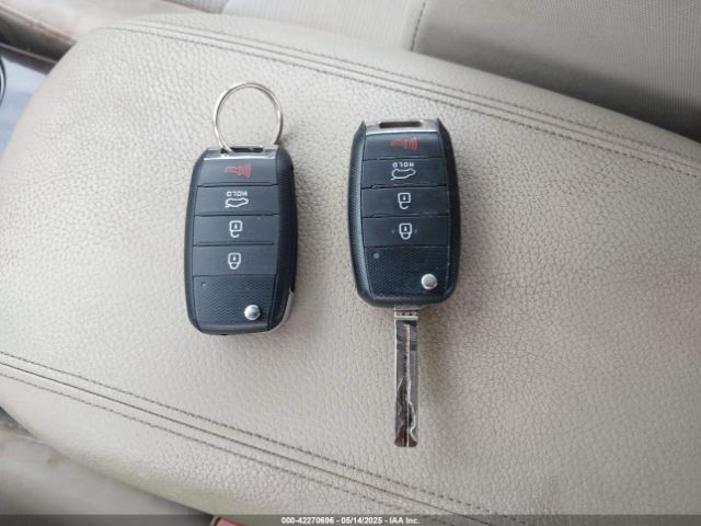 5XYKT4A7XEG460996 KIA Sorento Lx V6