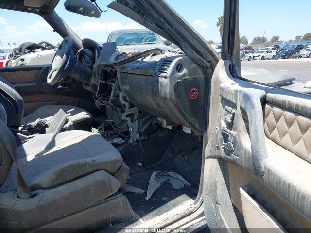 WDCYC7DF7HX266730 Mercedes-Benz m157