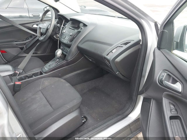 1FADP3K26HL216464 Ford FOCUS SE