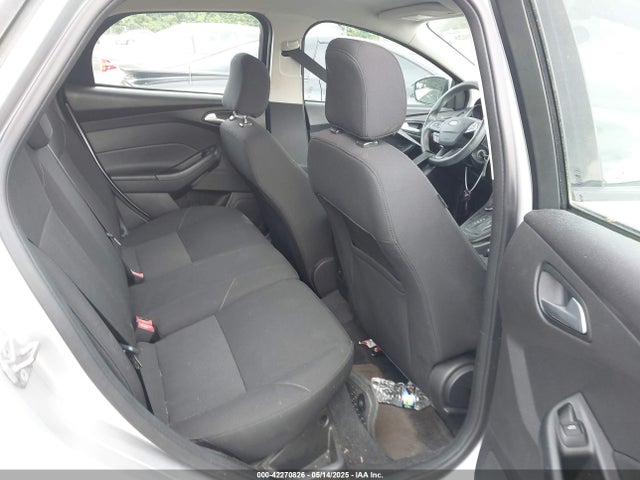 1FADP3K26HL216464 Ford FOCUS SE