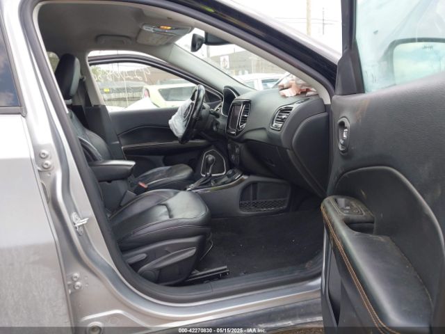 3C4NJDCB9JT267021 Jeep Compass Limited 4x4